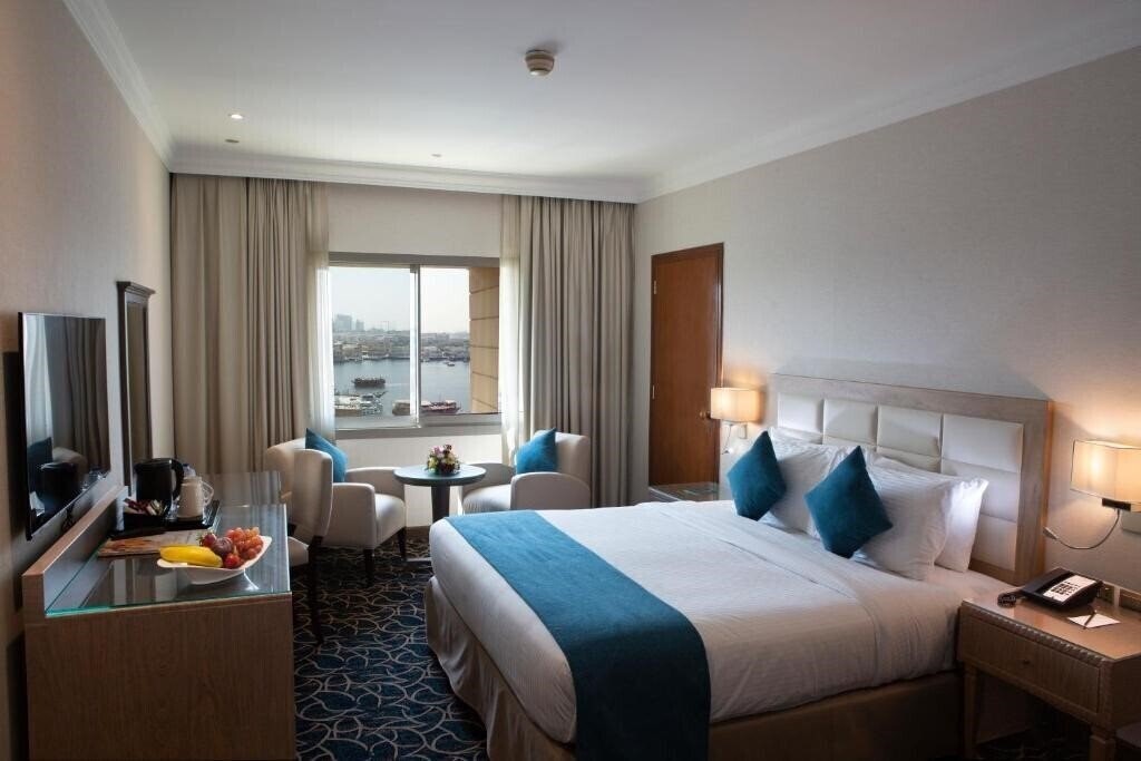 Апартаменты Carlton Tower Hotel 4*