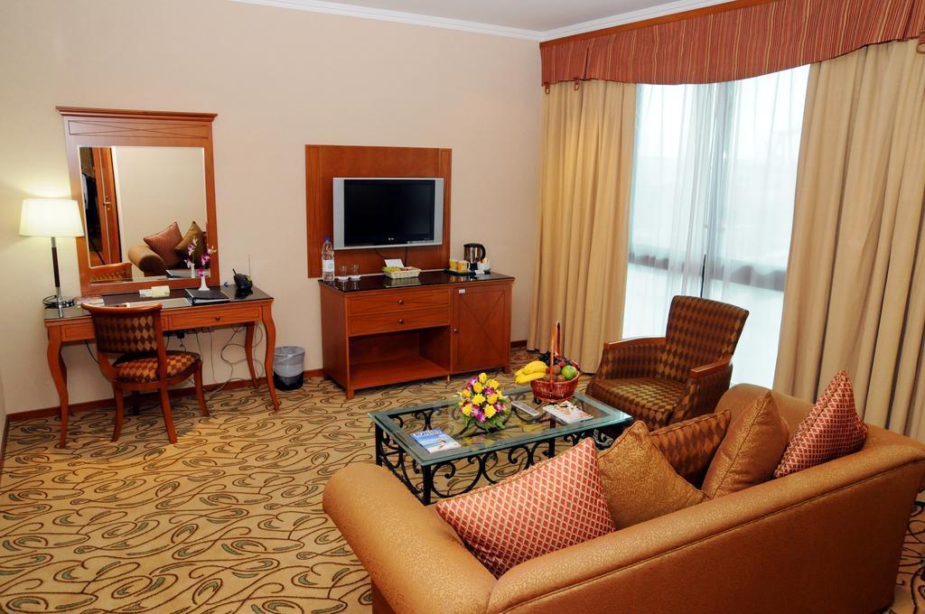 Территория The Country Club Hotel 4*