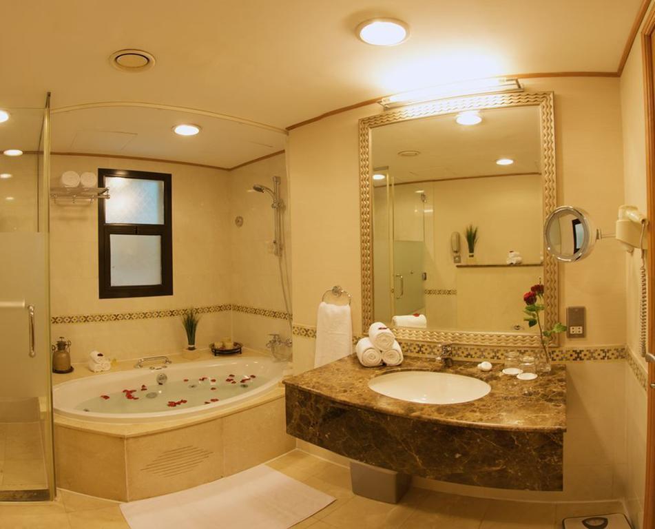 Панорама The Country Club Hotel 4*