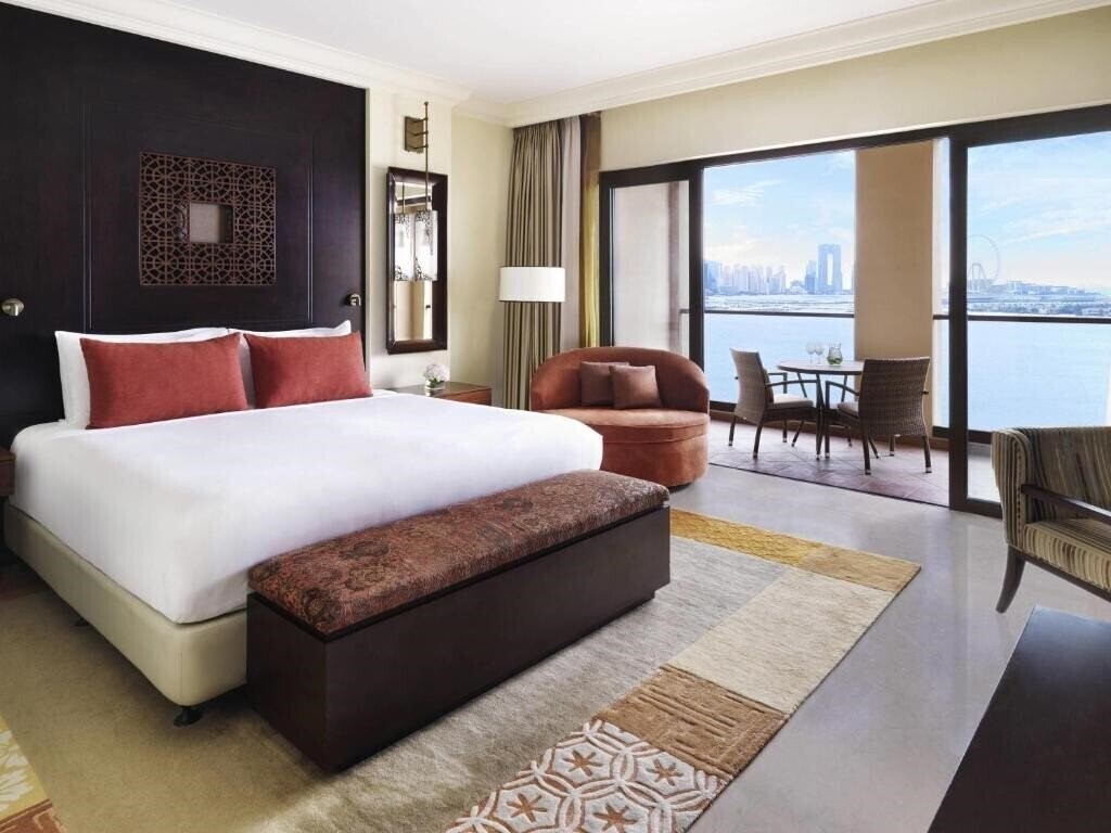Территория Fairmont The Palm Dubai 5*