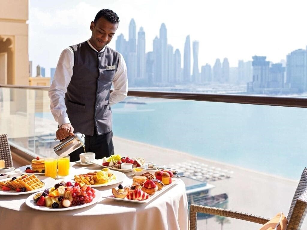Панорама Fairmont The Palm Dubai 5*