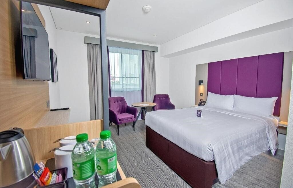 Панорама Premier Inn Dubai International Airport 3*