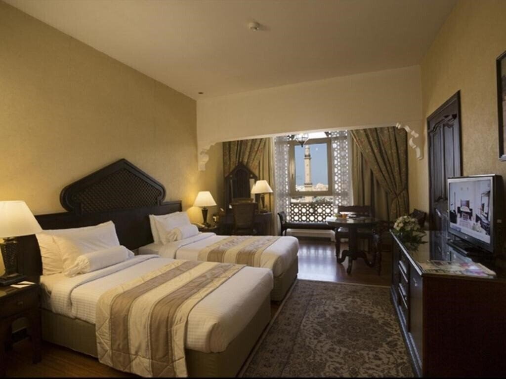 Панорама Arabian Courtyard Hotel & SPA 4*