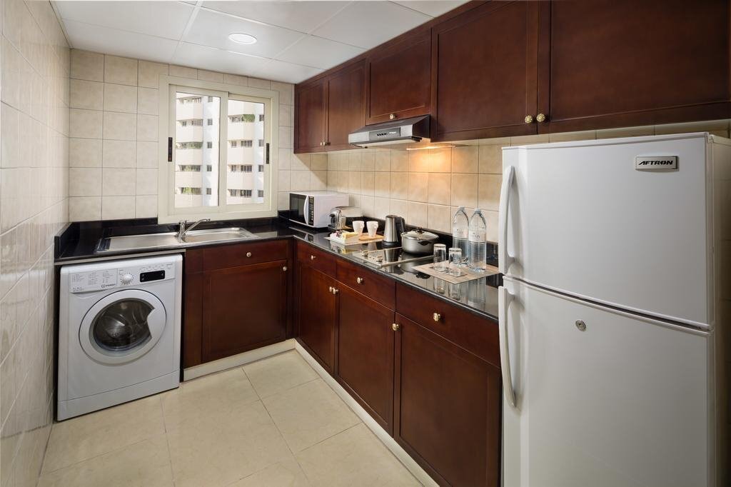 Панорама Savoy Crest Hotel Apartments апартаменты