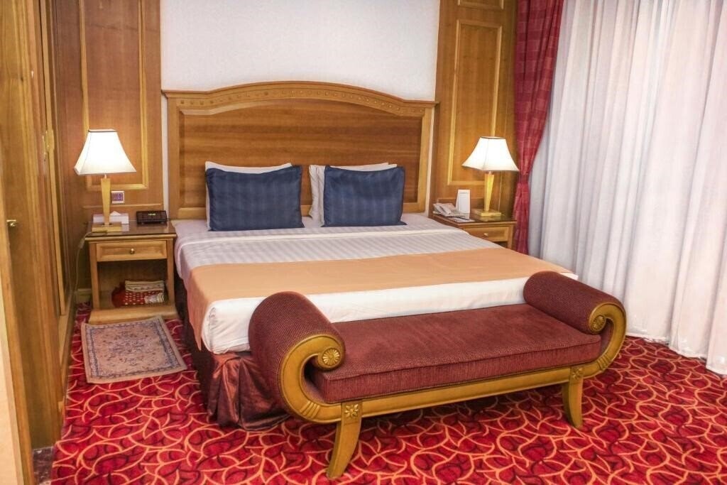 Панорама Avenue 4*