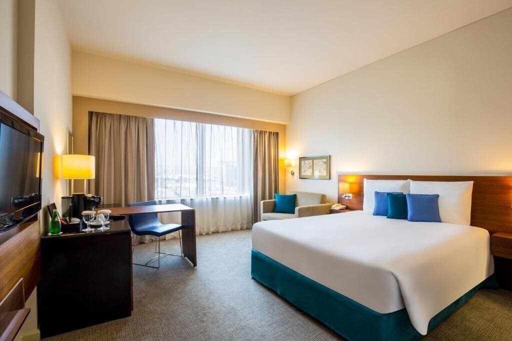 Фото Novotel Deira City Centre 4*