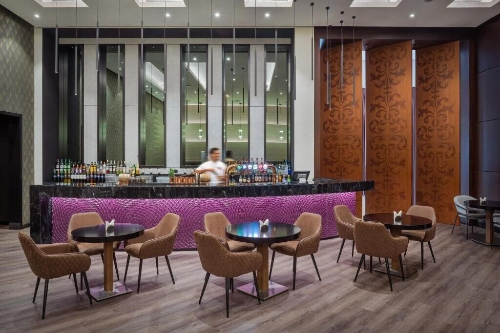 Панорама Novotel Deira City Centre 4*