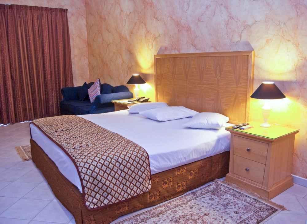 Панорама Ramee Hotel Apartments 3*