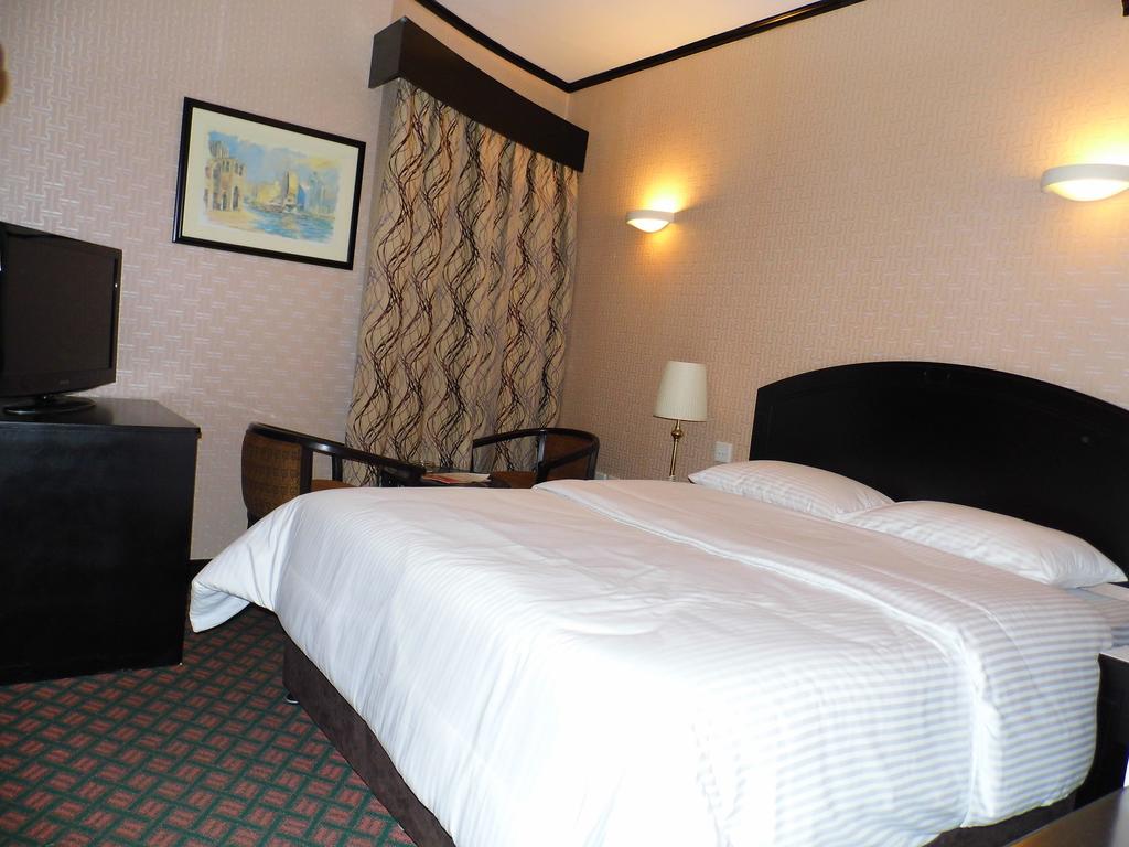 Фотография Sandras Inn 3*