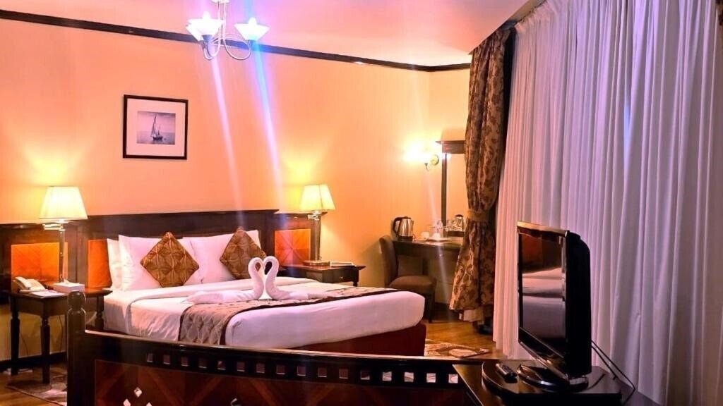 Територія The Imperial Suites Hotel 3*