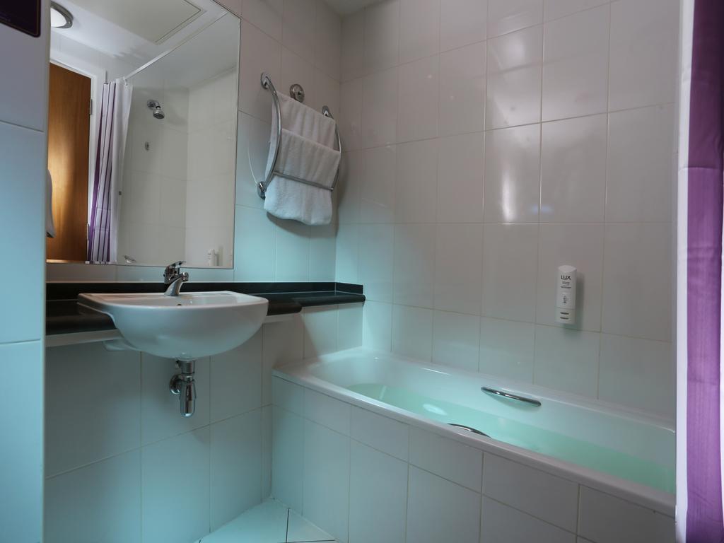 Вид Premier Inn - Dubai Investment Park 3*