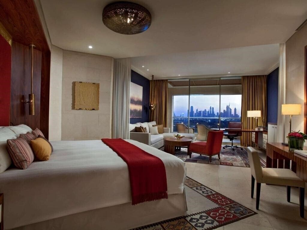 Панорама Raffles Dubai 5*