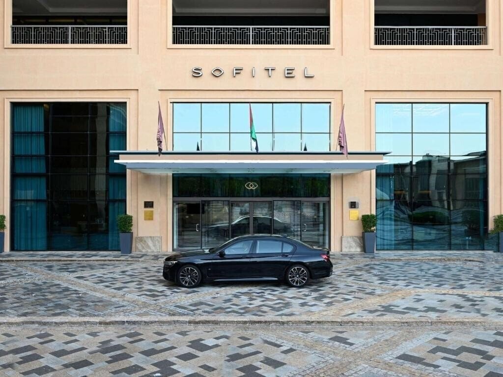 Вид Sofitel Dubai Jumeirah Beach 5*