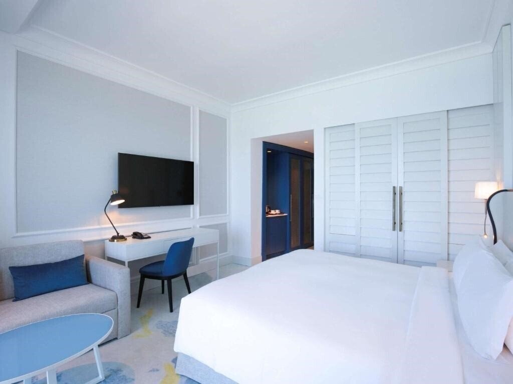 Апартаменты Sofitel Dubai Jumeirah Beach 5*