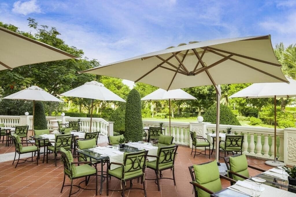 Территория Kempinsky Hotel & Residence 5*