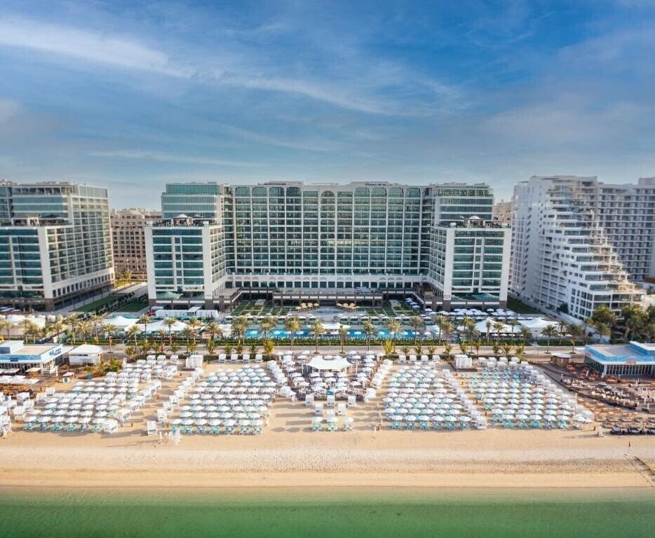 Отель Hilton Dubai Palm Jumeirah 5*