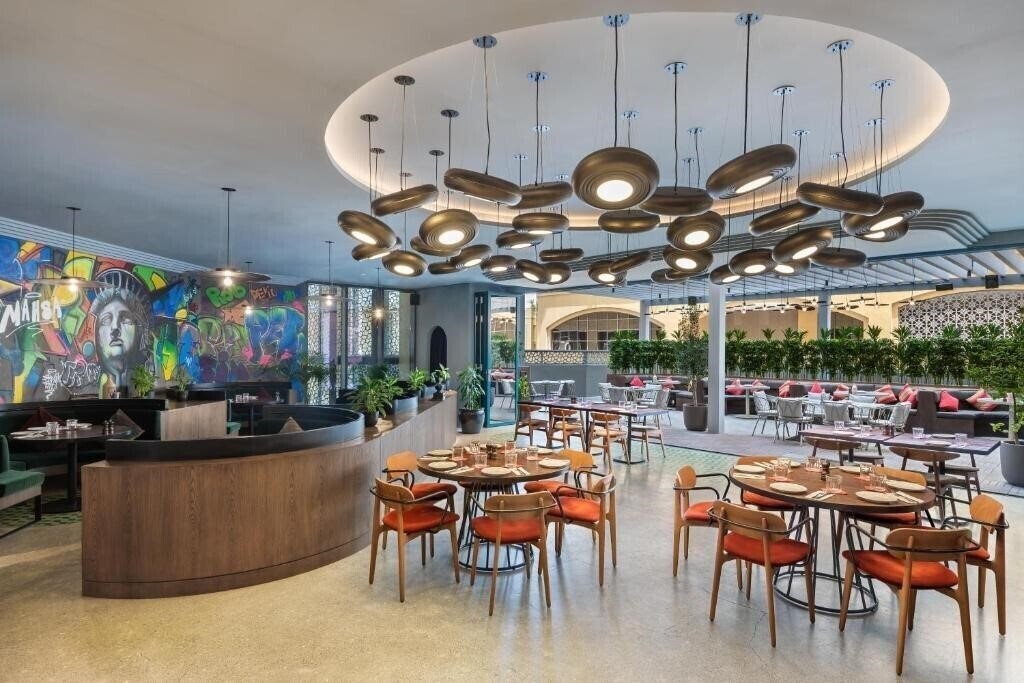 Вид JA Ocean View Hotel, Jumeirah Beach Dubai 5*