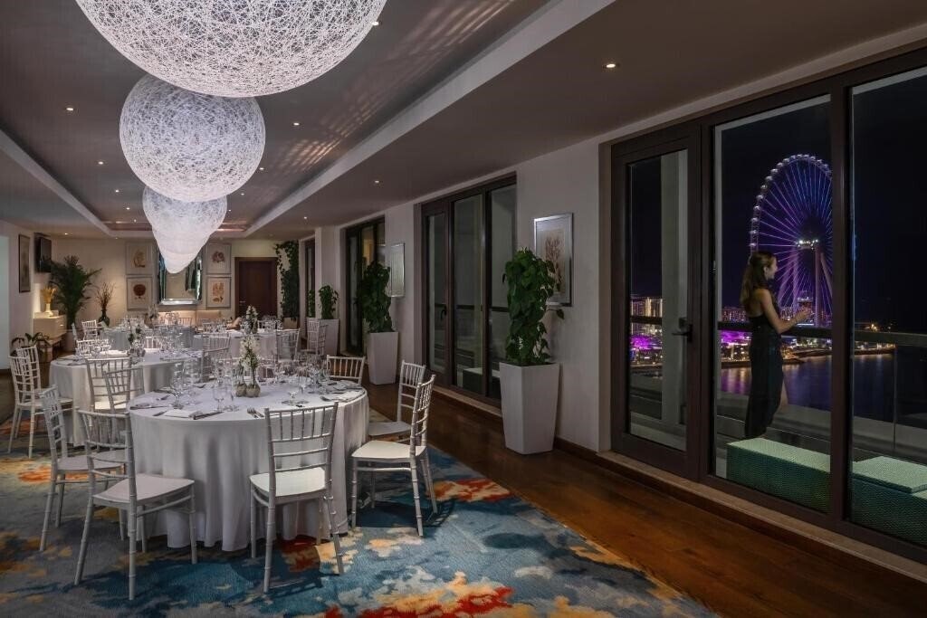 Территория JA Ocean View Hotel, Jumeirah Beach Dubai 5*