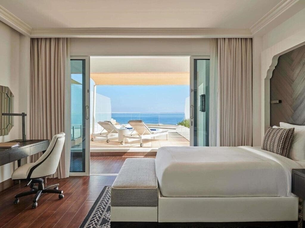 Вид Fairmont Fujairah Beach Resort 5*
