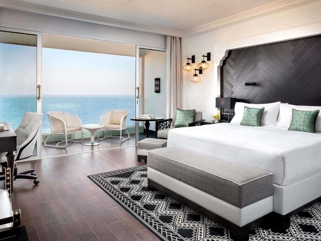 Апартаменти Fairmont Fujairah Beach Resort 5*