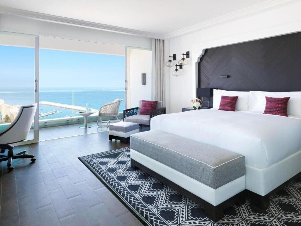 Панорама Fairmont Fujairah Beach Resort 5*