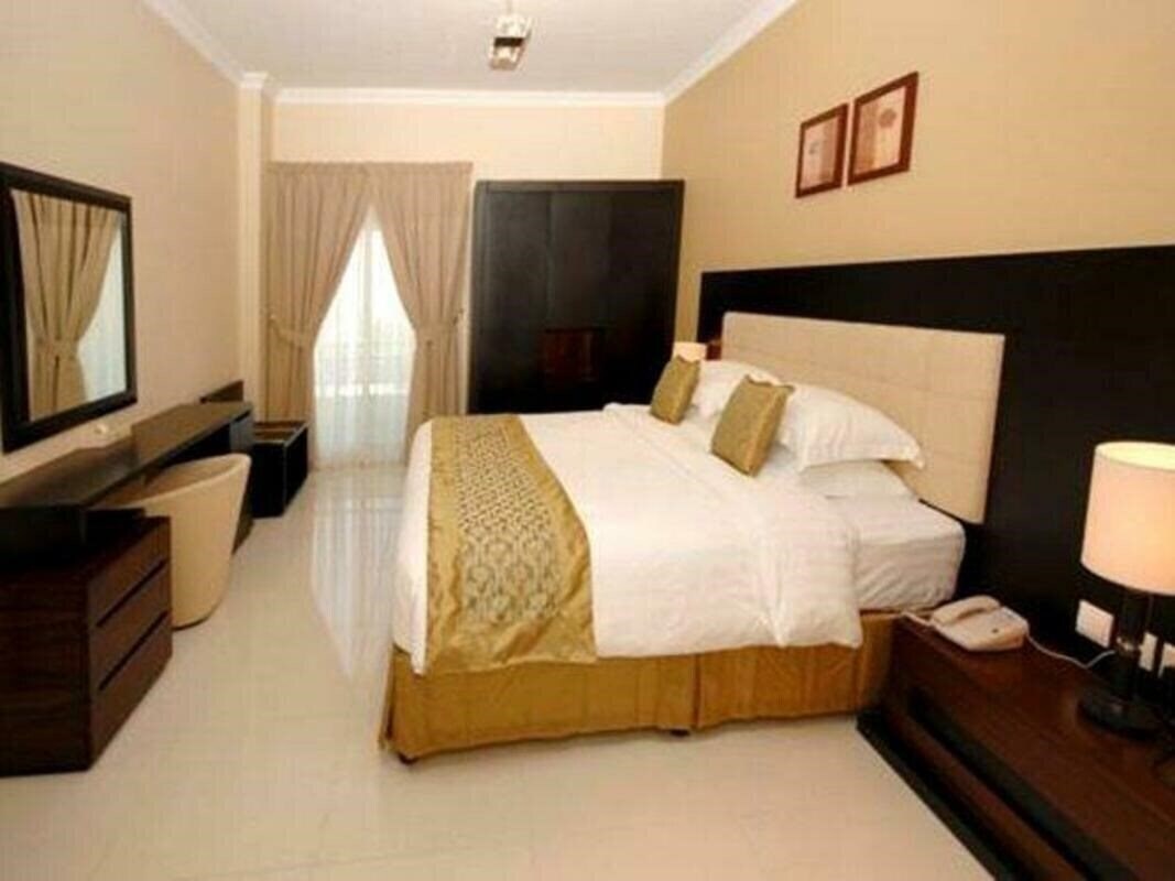 Вид Emirates Springs Apartments 3*