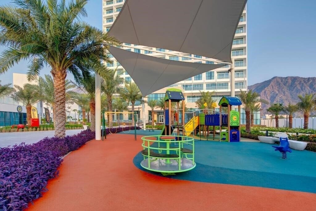 Территория Royal M Hotel & Resorts Al Aqah Beach 5*