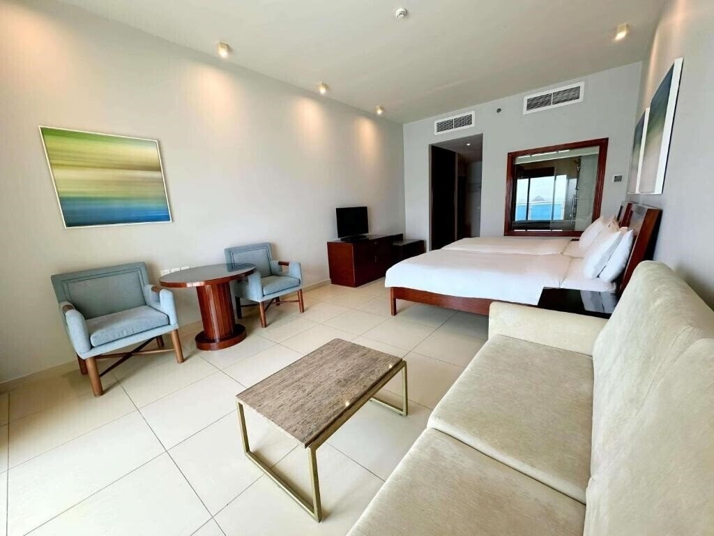 Апартаменты Radisson Blu Resort Fujairah 5*