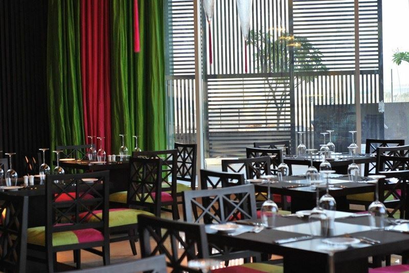 Фото Yas Plaza Marina (ex. Yas Island Rotana) 4*