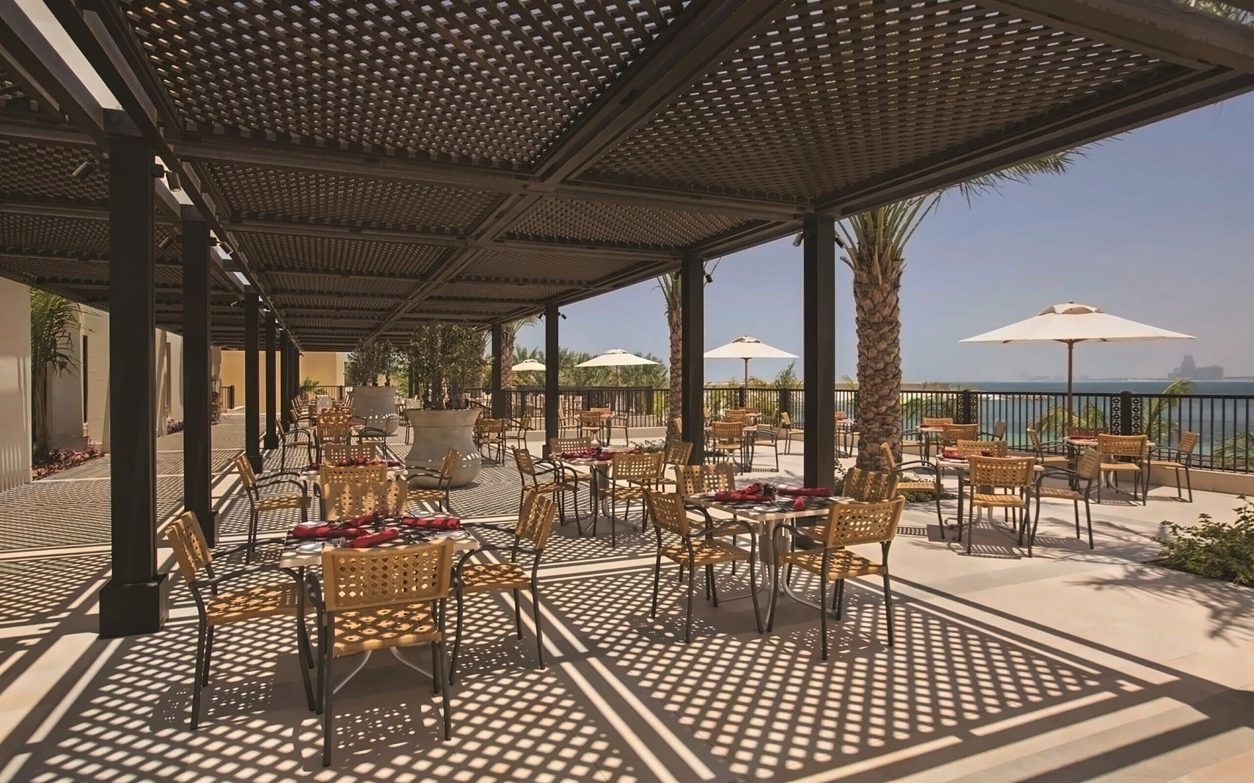 Территория Double Tree by Hilton Resort & SPA Marjan Island 5*