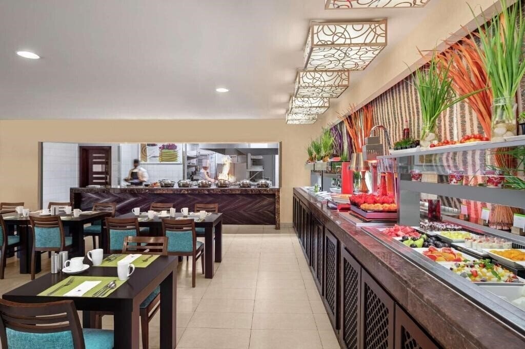 Панорама Doubletree by Hilton Ras Al Khaimah 4*