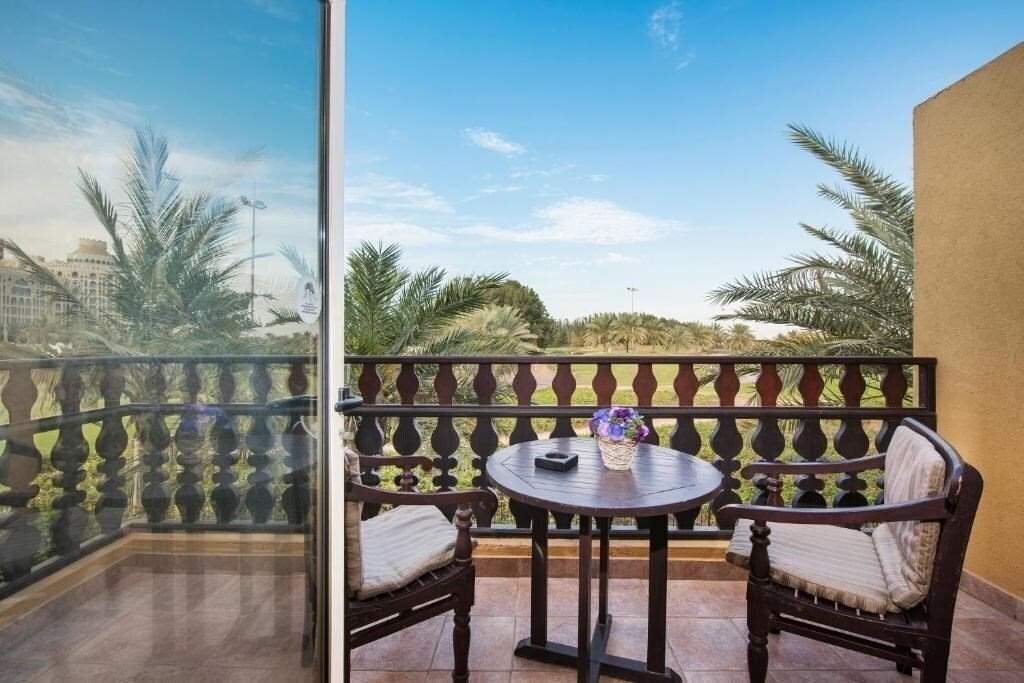 Апартаменти Al Hamra Village Golf & Beach Resort 4*
