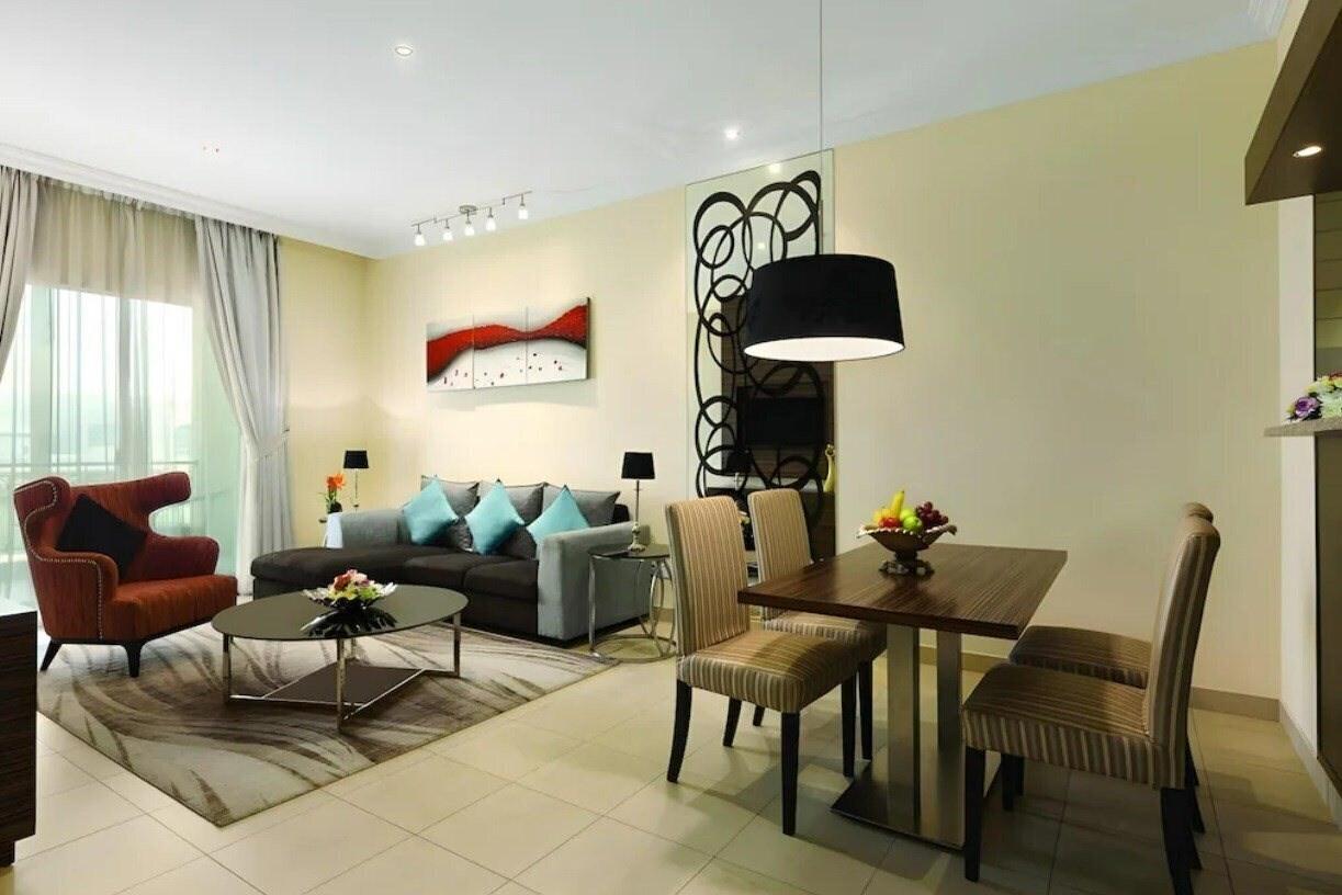 Панорама Clover Hotel & Suites Llc 3*