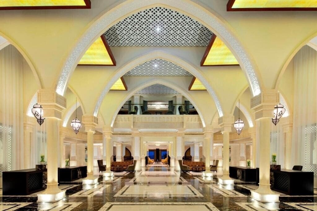 Вид Sheraton Sharjah Beach Resort & SPA 5*