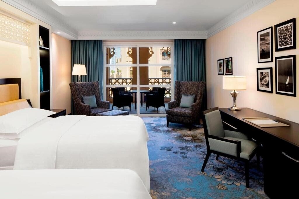 Панорама Sheraton Sharjah Beach Resort & SPA 5*