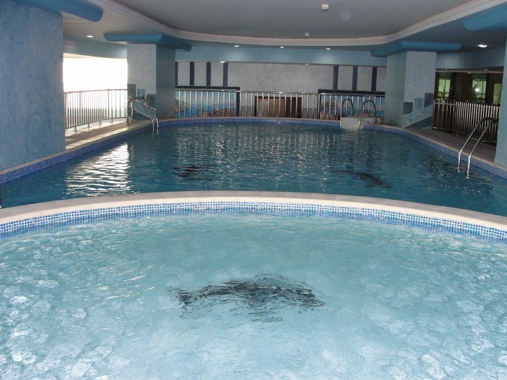 Панорама Al Bustan Tower Hotel Suites 4*