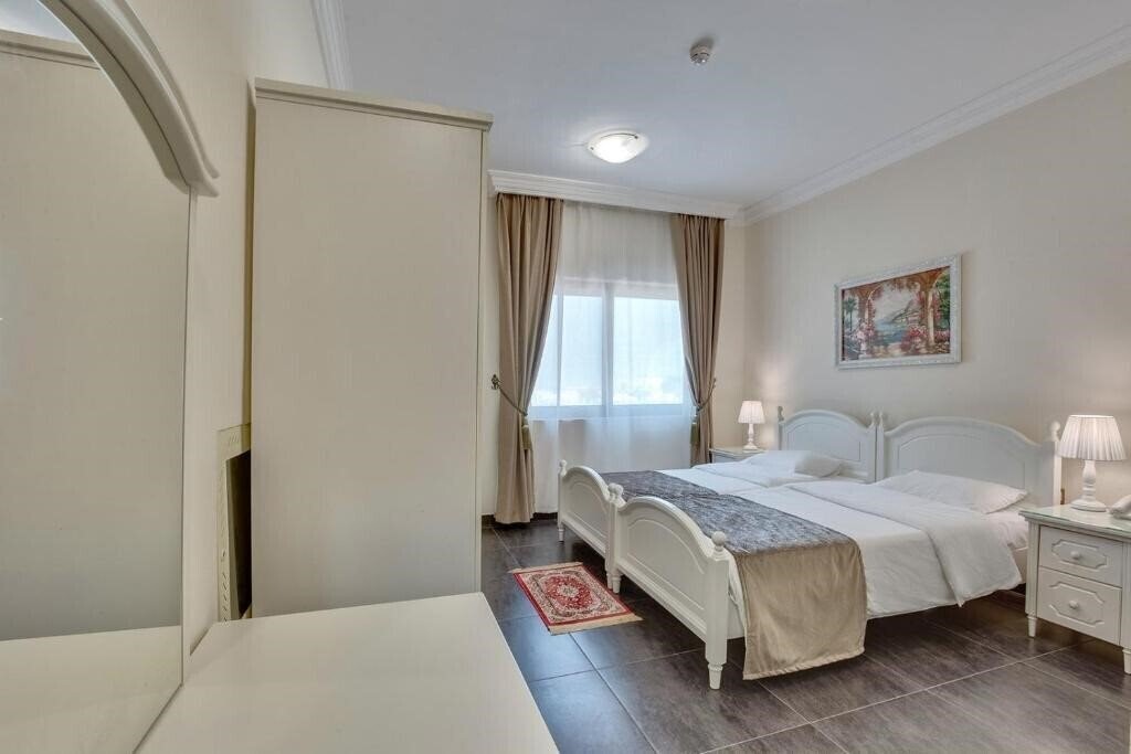 Апартаменты Royal Hotel Sharjah 3*