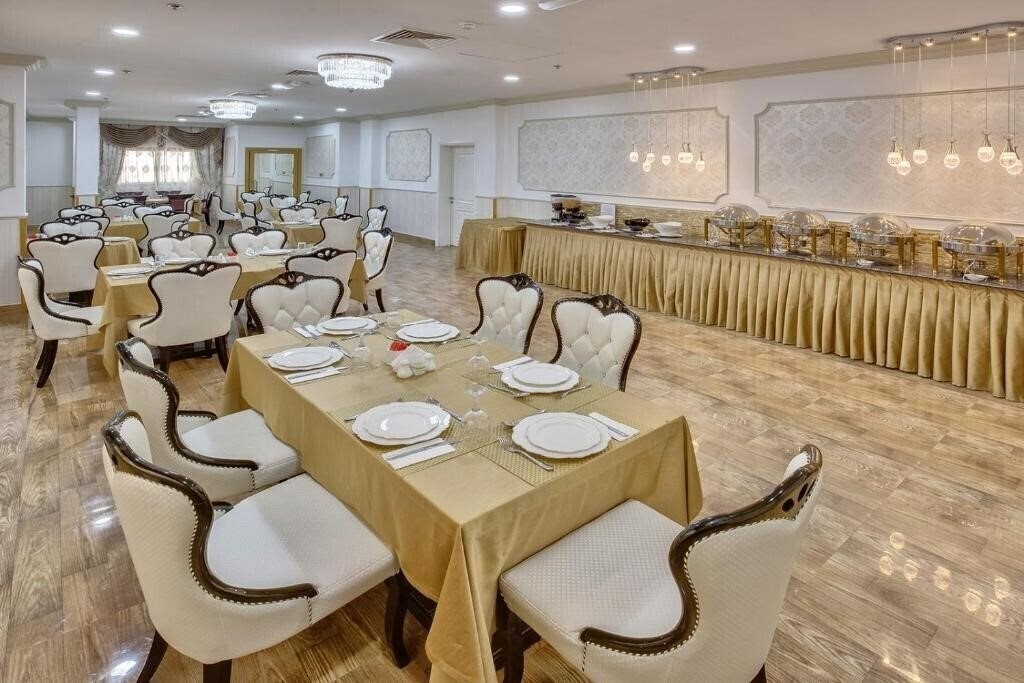 Фотография Royal Hotel Sharjah 3*