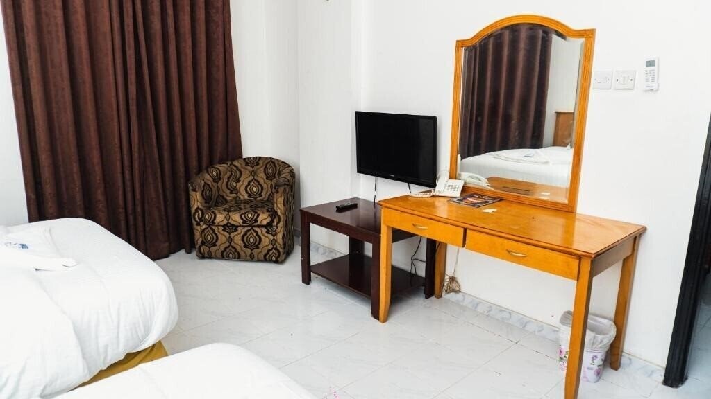 Вид Pan Emirates Hotel 1*