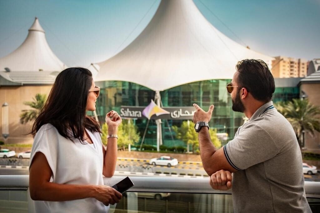 Отель Golden Sands Hotel & Residences 4*