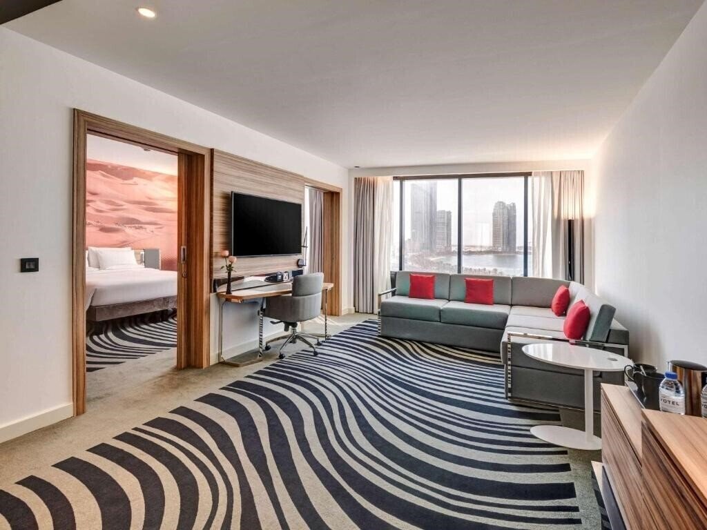 Вид Novotel Sharjah Expo Centre 4*