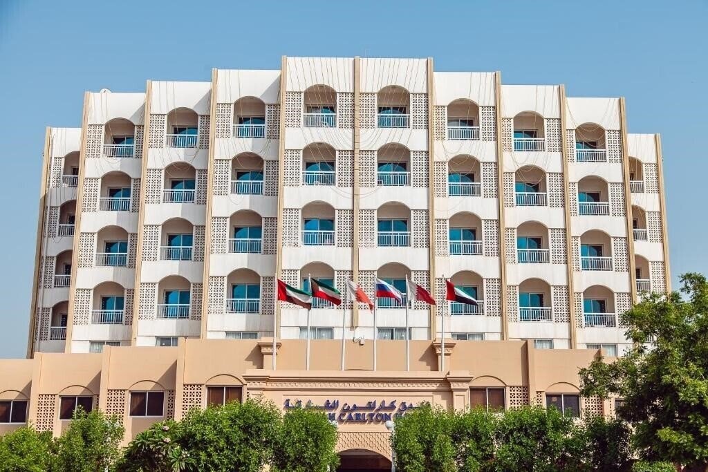 Апартаменты Sharjah Carlton 4*