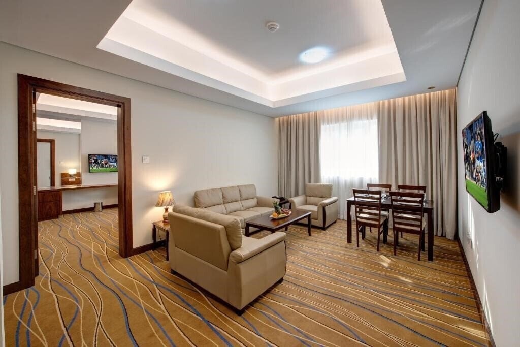 Вид Center Hotel Sharjah 4*