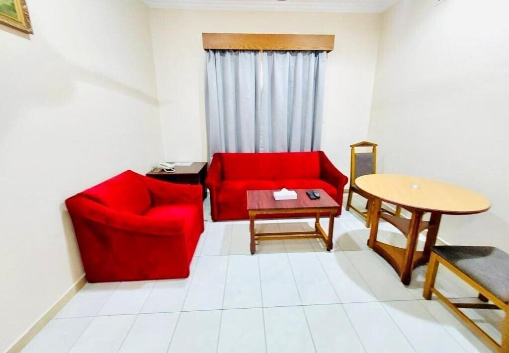 Вид Al Ghadeer Hotel Apartment апартаменты