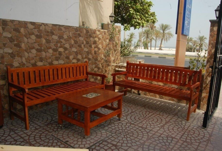 Территория Al Amwaj Hotel 2*