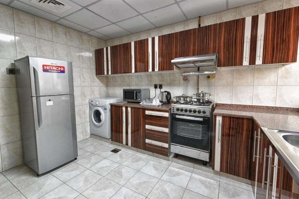 Вид Al Sheraa Hotel Apartments 3*