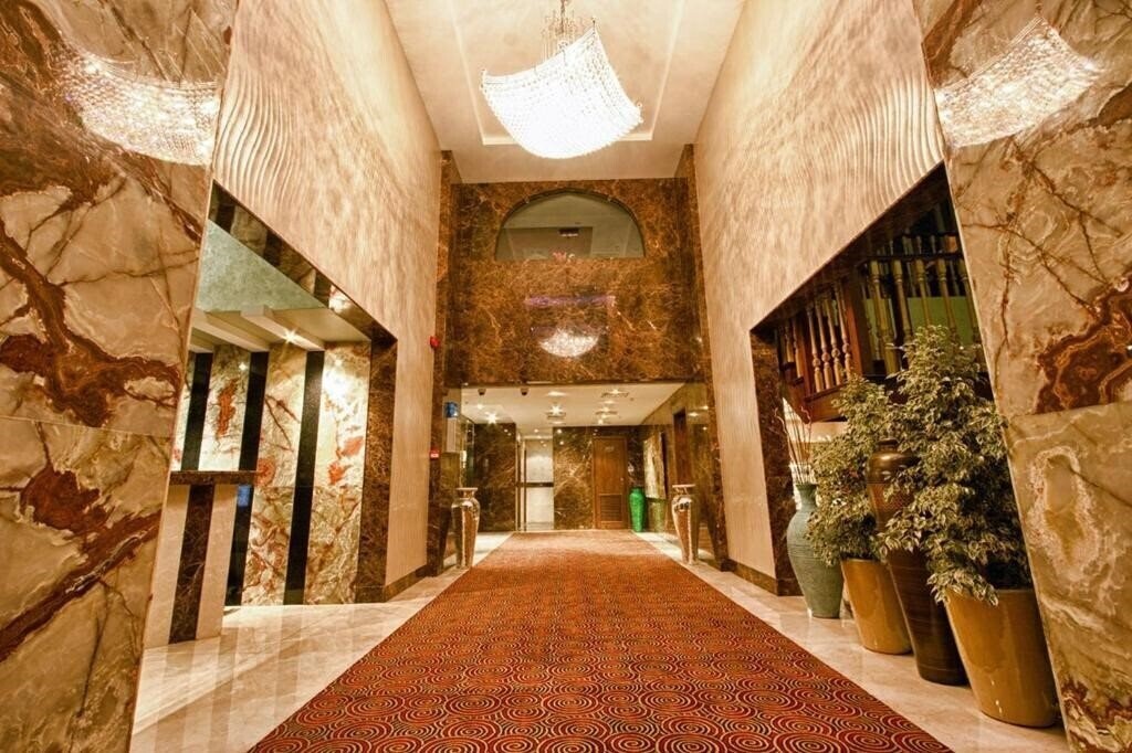 Территория Al Sheraa Hotel Apartments 3*