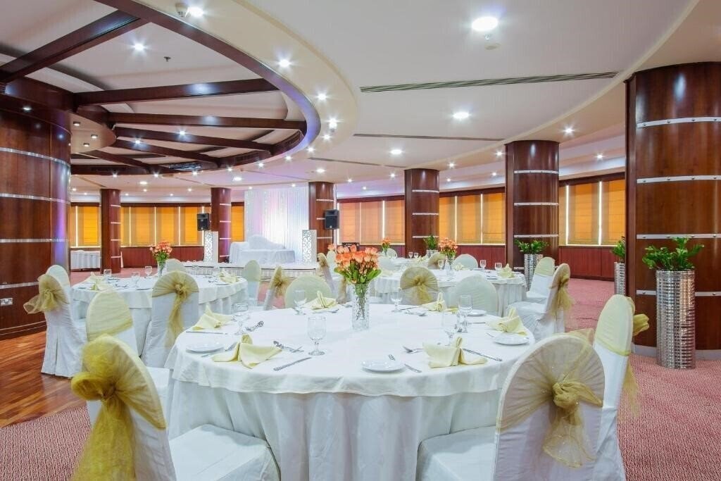 Вид Sharjah Premiere Hotel & Resort 3*