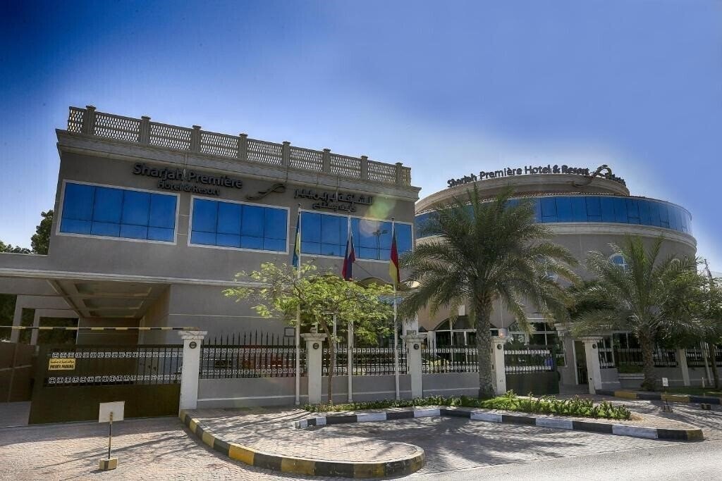 Панорама Sharjah Premiere Hotel & Resort 3*