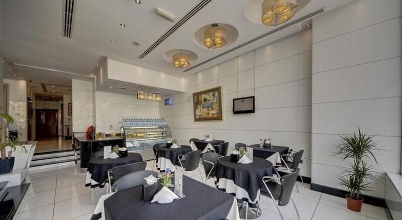 Апартаменты Creek Gate Hotel (ex. Rayan Hotel Corniche) 2*